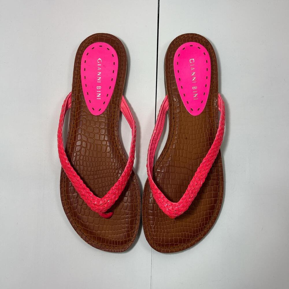 Gianni Bini Neon Pink Braided Crocodile Embossed Flip-Flop Sandles Size 9.5